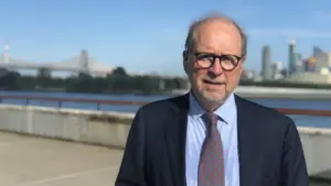 Verden ifølge Gram – og Steffen Gram